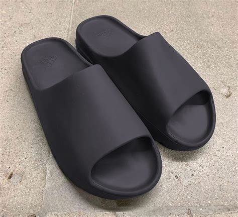 Adidas Yeezy Slides women